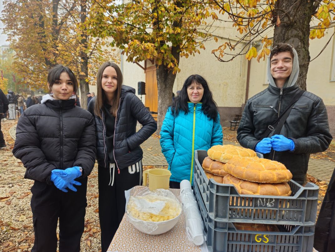 Szent_Erzsebet_napi_kenyerosztas_20251114_004